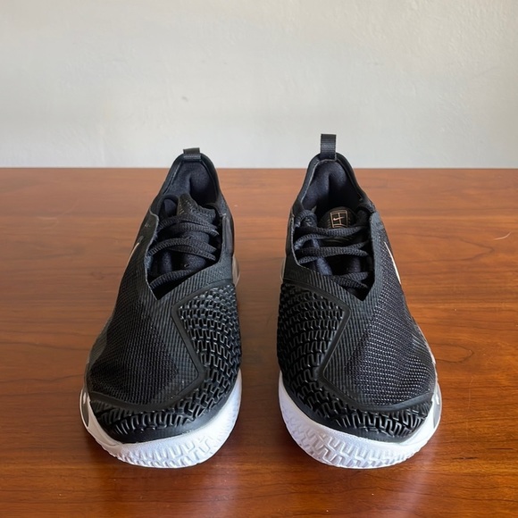 New Nike React Vapor NXT HC Women’s Tennis Shoes CV0742-002 Black/Gold NWOB - Picture 3 of 5